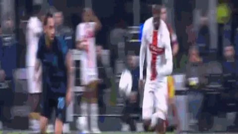 南安普顿与曼联战成平局，弗雷德和格林伍德破门逆转局势